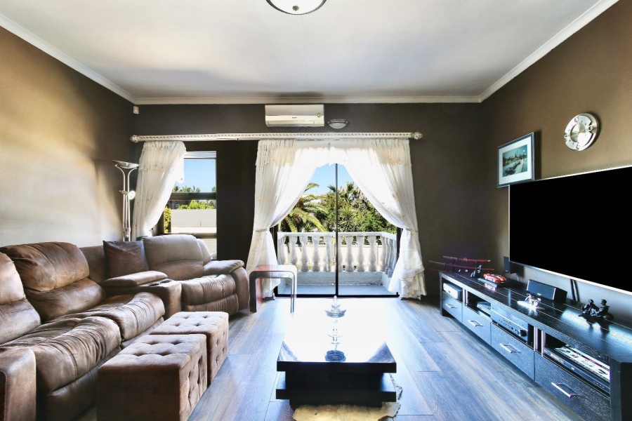 6 Bedroom Property for Sale in Sunset Beach Western Cape